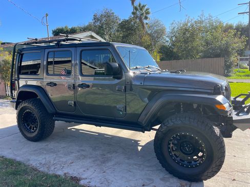 Used 2018 Jeep Wrangler Unlimited Sport S image 2
