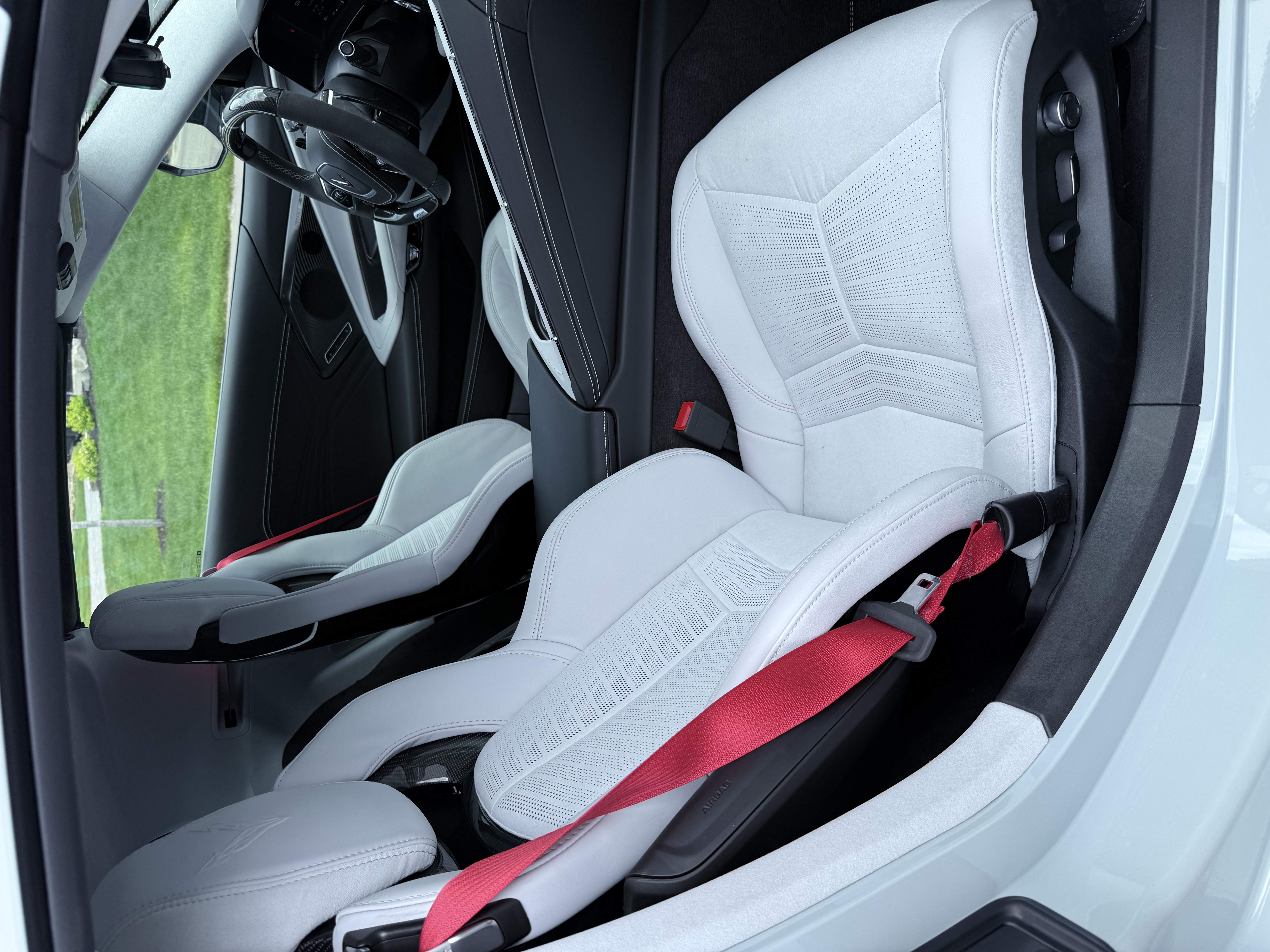 Used 2024 Chevrolet Corvette Z06 w/ Stealth Interior Trim Package RWD image 17