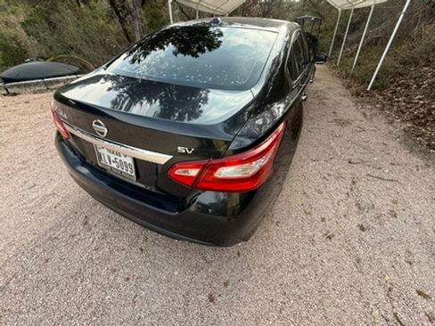 Used 2016 Nissan Altima 2.5 SV w/ Convenience Package image 6