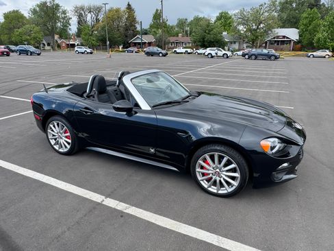 Used 2020 FIAT 124 Spider Lusso w/ Convenience Group RWD image 4