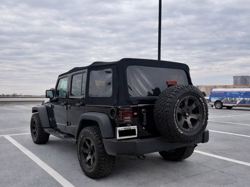 Used 2018 Jeep Wrangler Unlimited Sport S image 4