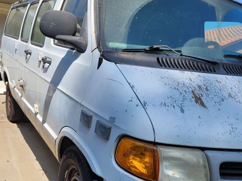 Used 1998 Dodge B3500 Van image 23