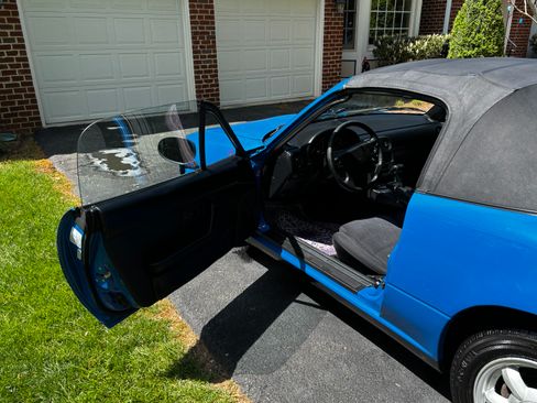 Used 1992 MAZDA MX-5 Miata image 6