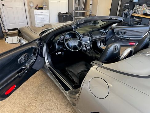 Used 2000 Chevrolet Corvette Convertible image 9