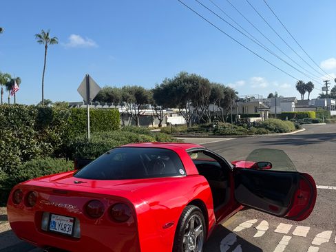 Used 1998 Chevrolet Corvette Coupe image 6