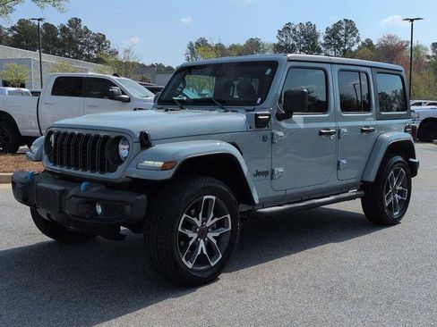 Used 2024 Jeep Wrangler Unlimited AWD/4WD image 12