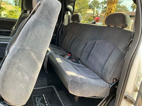 Used 2001 Chevrolet Silverado 1500 LS w/ Firm Ride Suspension Pkg image 8