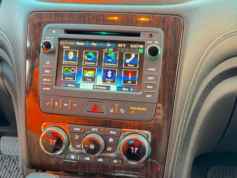 Used 2015 Chevrolet Traverse LTZ image 15