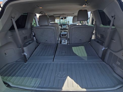 Used 2015 Toyota Highlander Limited w/ Driver Technology Package AWD/4WD image 15