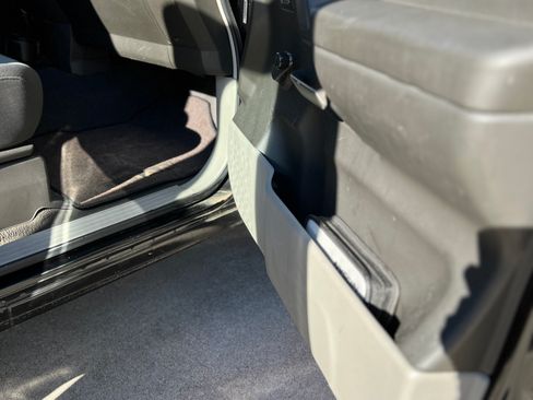 Used 2004 Nissan Titan XE image 22