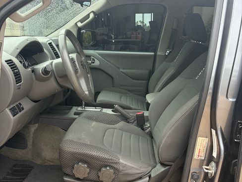 Used 2017 Nissan Frontier Desert Runner image 11