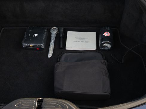 Used 2020 Aston Martin V8 Vantage Coupe image 23