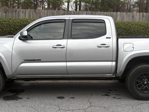 Used 2021 Toyota Tacoma SR5 image 1
