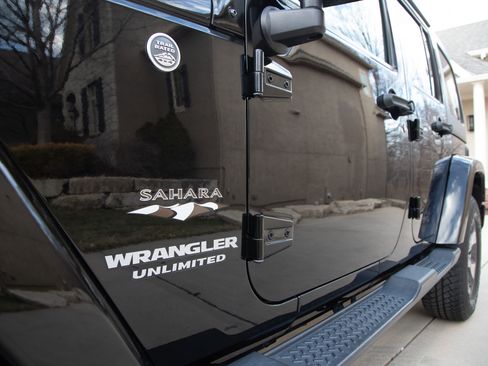 Used 2016 Jeep Wrangler Unlimited Sahara image 12