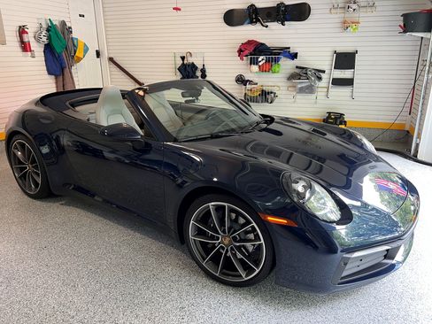 Used 2020 Porsche 911 Carrera image 1