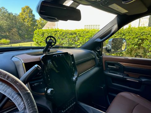 Used 2022 RAM 3500 Limited image 10