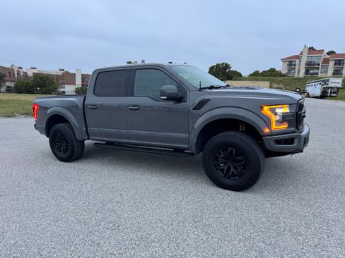 Used 2018 Ford F150 Raptor w/ Equipment Group 802A Luxury image 6