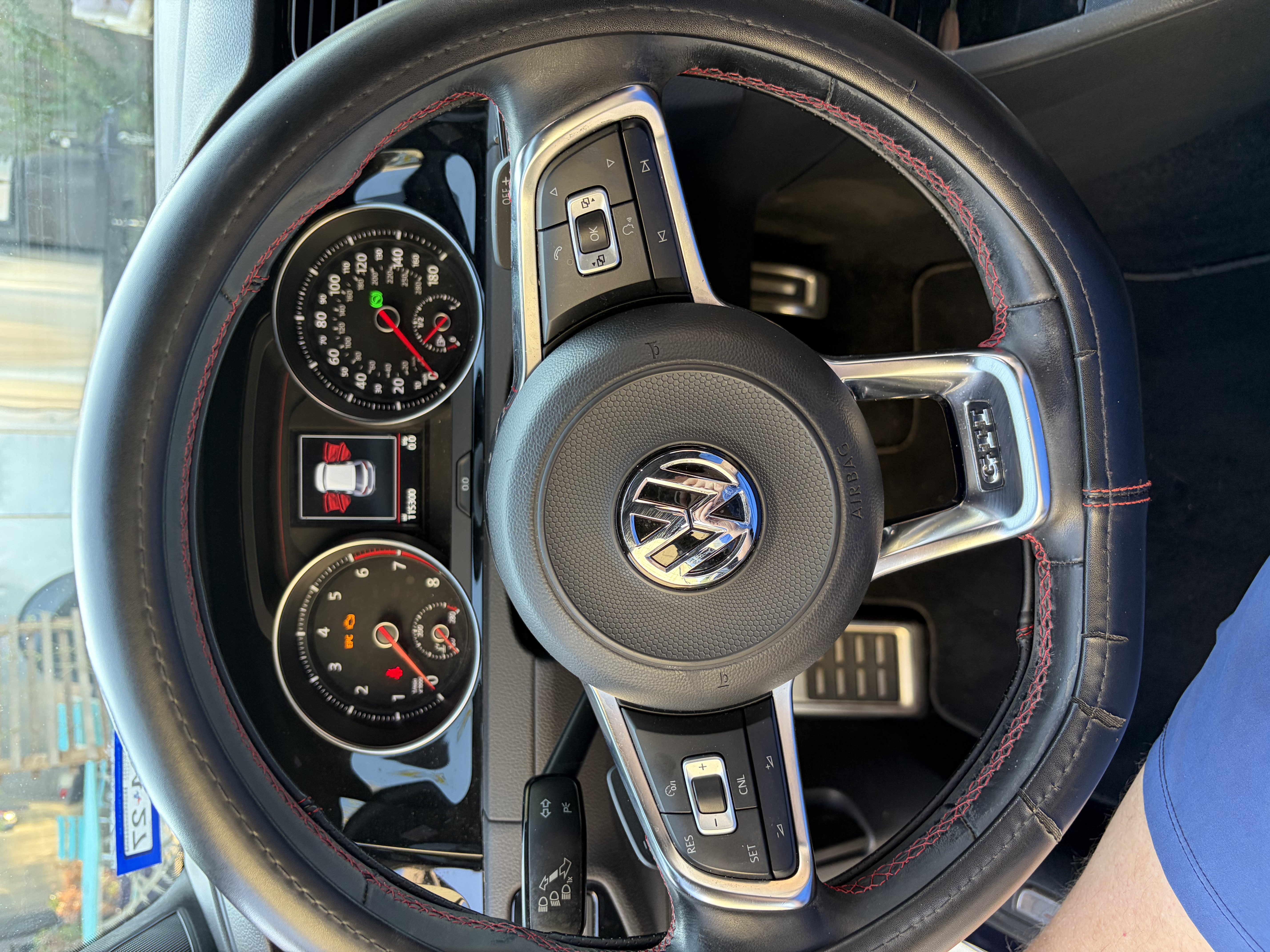 Used 2018 Volkswagen GTI SE w/ SE Leather Package FWD image 6