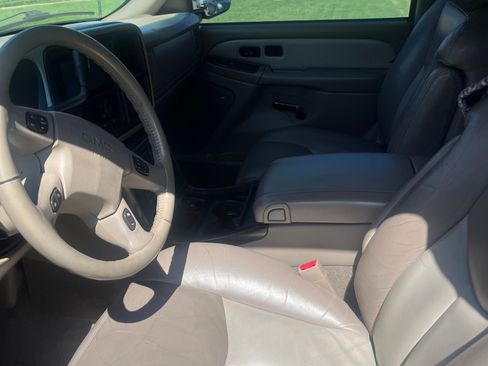 Used 2004 GMC Yukon Denali image 14