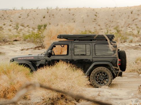 Used 2020 Jeep Wrangler Unlimited Sahara AWD/4WD image 4