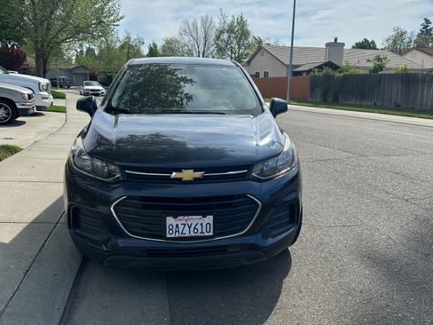 Used 2018 Chevrolet Trax LS image 2
