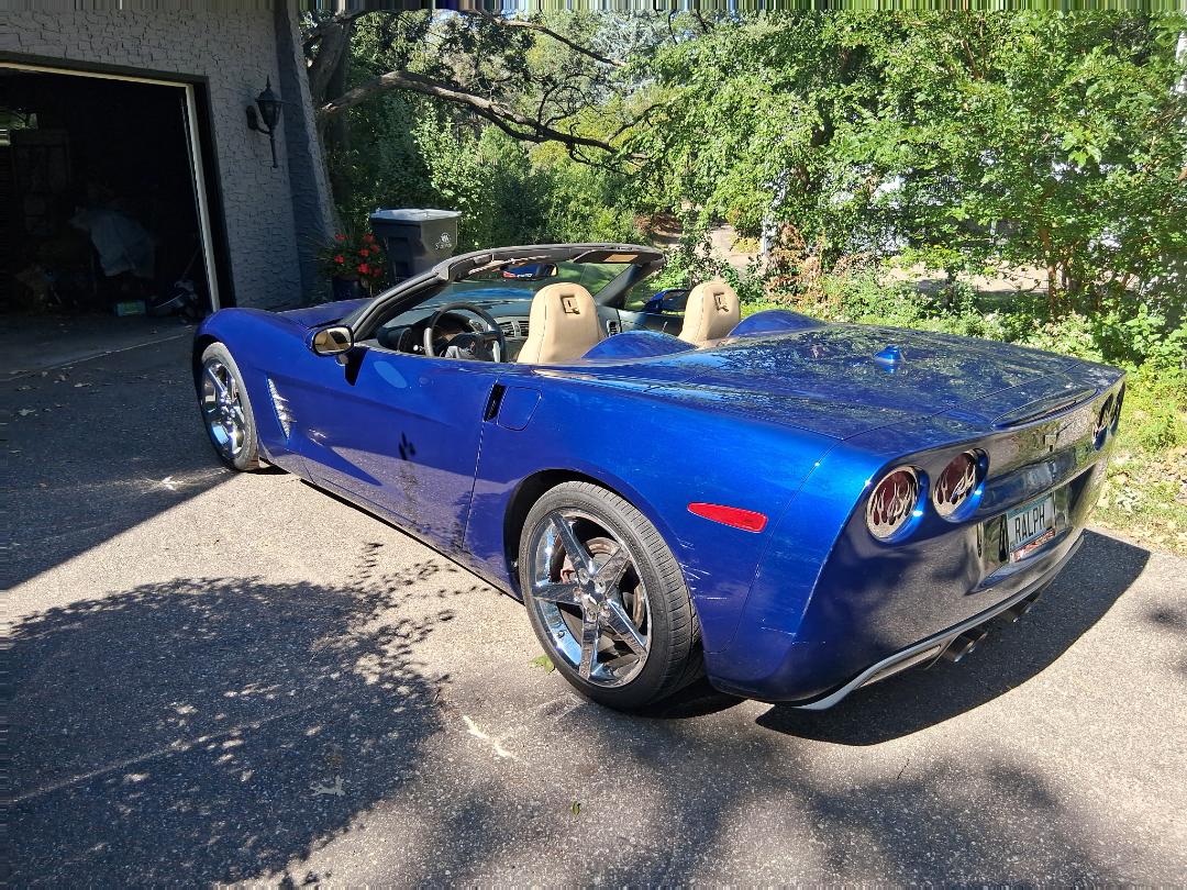 Used 2005 Chevrolet Corvette Convertible w/ Preferred Equipment Group RWD image 4