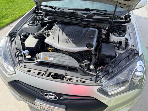 Used 2013 Hyundai Genesis 3.8 image 13