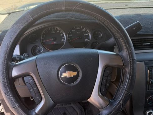 Used 2007 Chevrolet Tahoe LT w/ LT Preferred Equipment Group AWD/4WD image 2