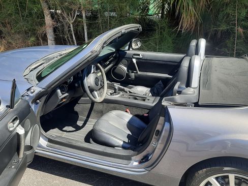 Used 2007 MAZDA MX-5 Miata Grand Touring image 2