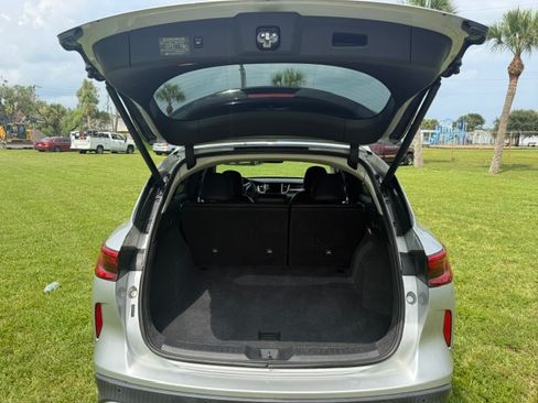 Used 2020 INFINITI QX50 Luxe w/ Navigation Package FWD image 4