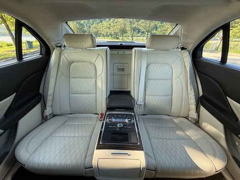 Used 2017 Lincoln Continental Black Label w/ Rear-seat Package AWD/4WD image 23
