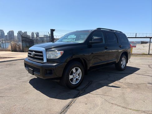 Used 2008 Toyota Sequoia SR5 w/ Towing Pkg RWD image 1