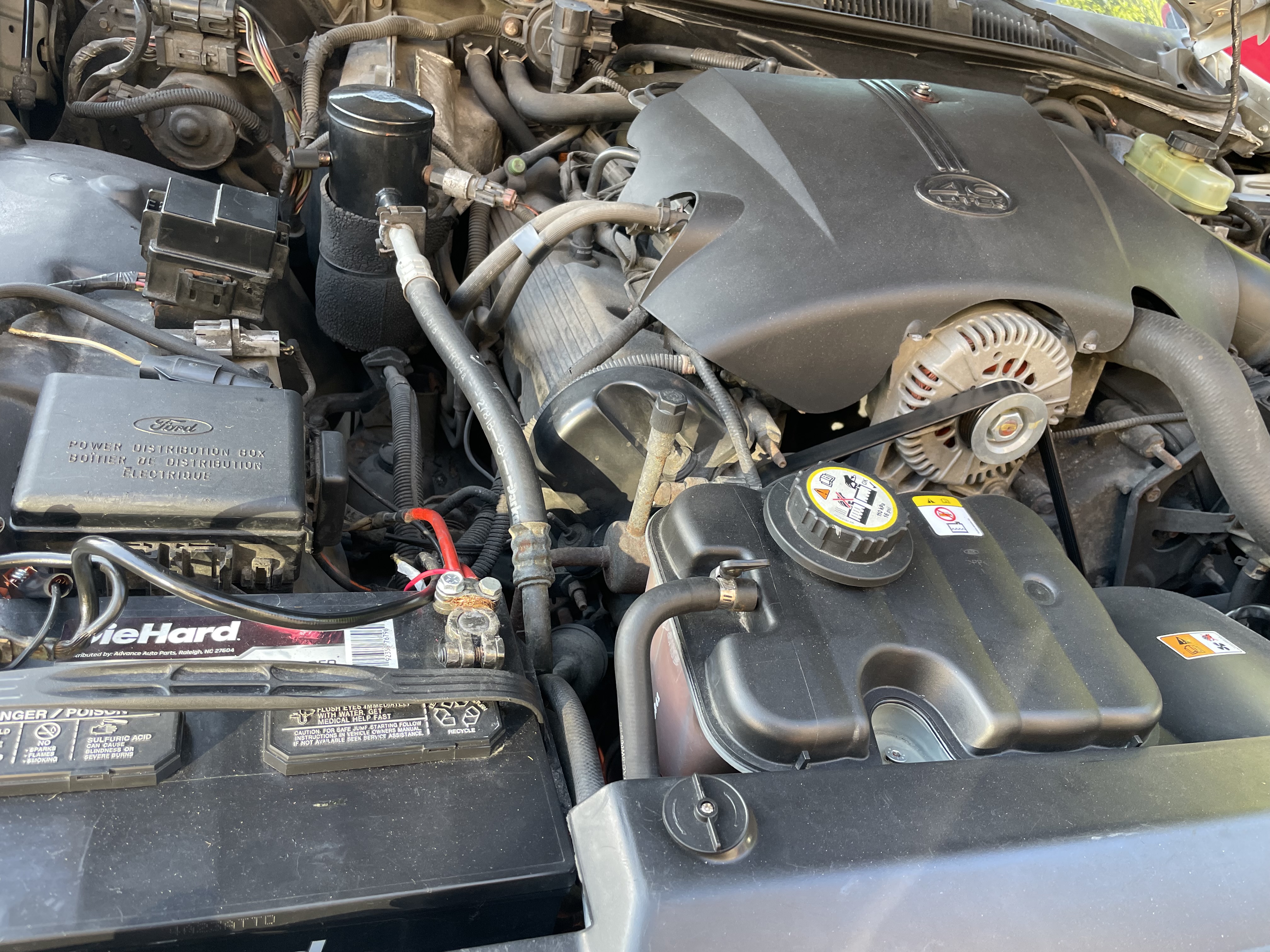 Used 2002 Ford Crown Victoria LX RWD image 11