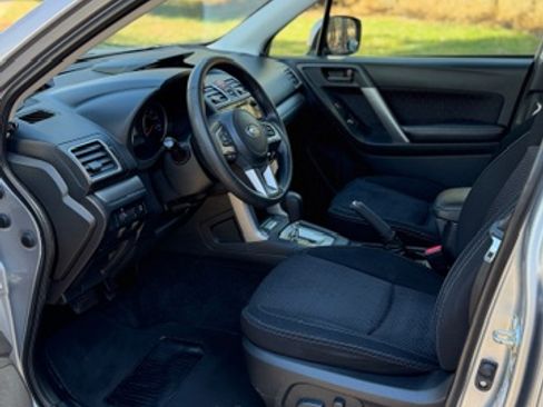 Used 2017 Subaru Forester 2.5i Premium w/ All-Weather Package image 12