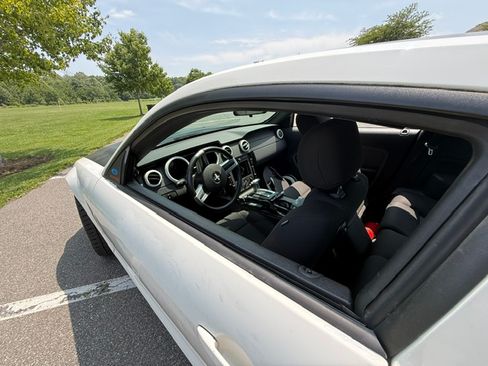 Used 2005 Ford Mustang Premium RWD image 20