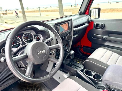 Used 2009 Jeep Wrangler Rubicon w/ Dual Top Group AWD/4WD image 14