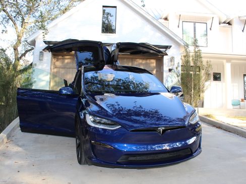 Used 2022 Tesla Model X image 24
