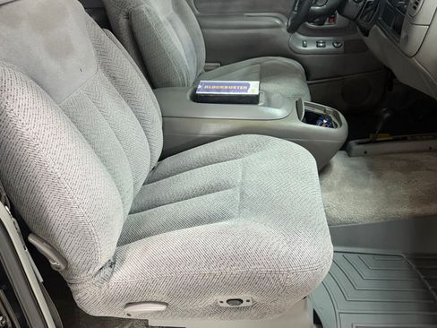Used 1995 Chevrolet Tahoe 4WD 2-Door image 17