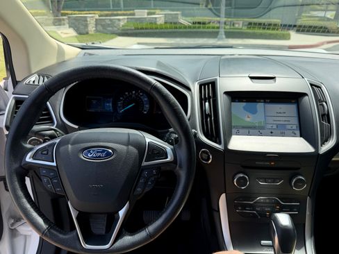 Used 2017 Ford Edge SEL w/ Equipment Group 201A FWD image 11