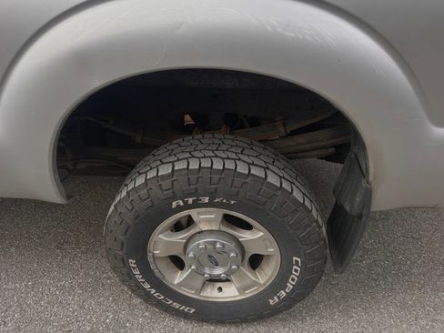 Used 2016 Ford F250 XLT w/ XLT Value Package image 12