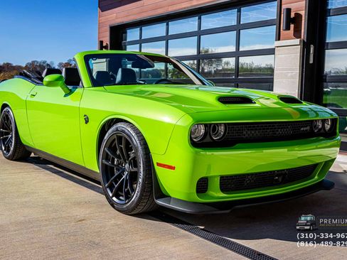 Used 2023 Dodge Challenger SRT Hellcat image 1