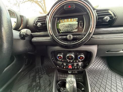 Used 2018 MINI Cooper Clubman S image 19