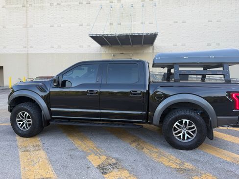Used 2018 Ford F150 Raptor w/ Equipment Group 802A Luxury image 10