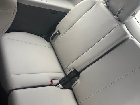 Used 2019 Toyota Sienna Limited Premium image 25