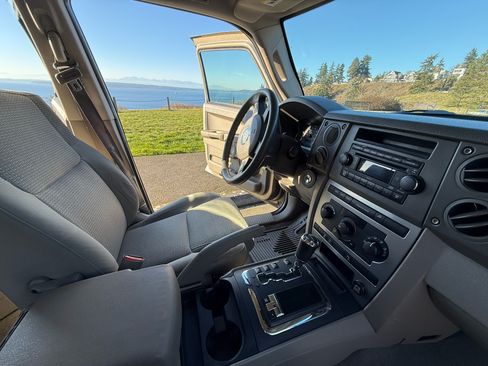 Used 2006 Jeep Commander 4WD image 6