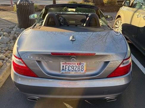 Used 2012 Mercedes-Benz SLK 350 image 5