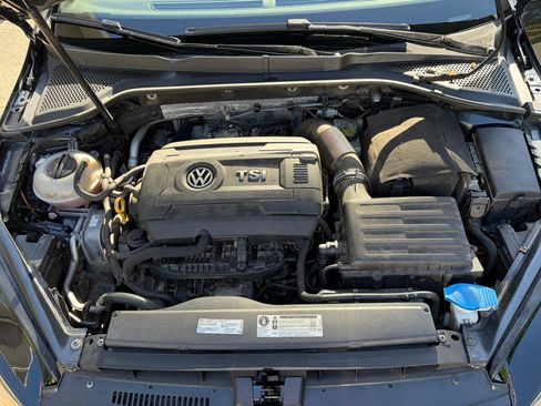 Used 2016 Volkswagen GTI SE w/ Lighting Package (SEL) FWD image 13