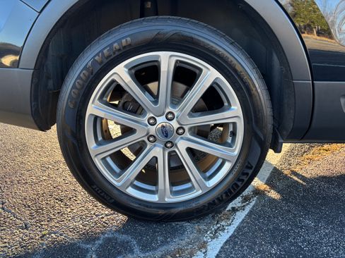Used 2016 Ford Explorer Limited FWD image 31