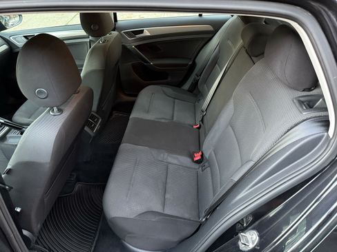 Used 2016 Volkswagen Golf S image 20