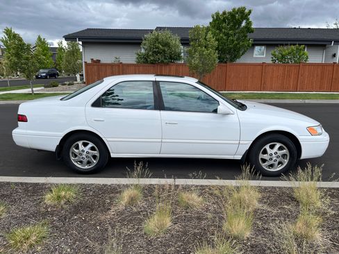 Used 1999 Toyota Camry LE FWD image 5